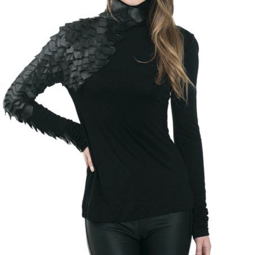 Black faux leather scale sleeve top SZ M